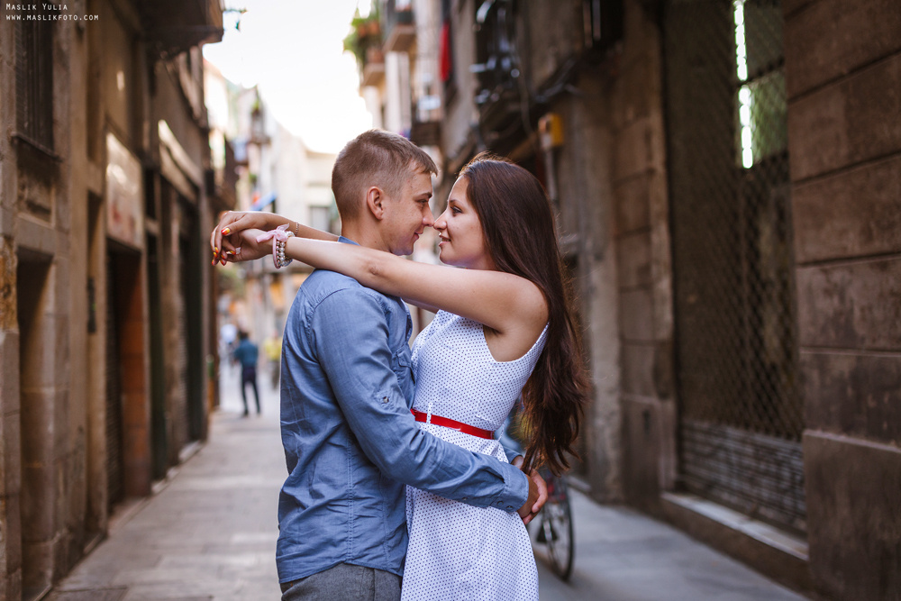 Summer photo shoot in Barcelona. Photographer in Barcelona Spain Maslik Yulia
