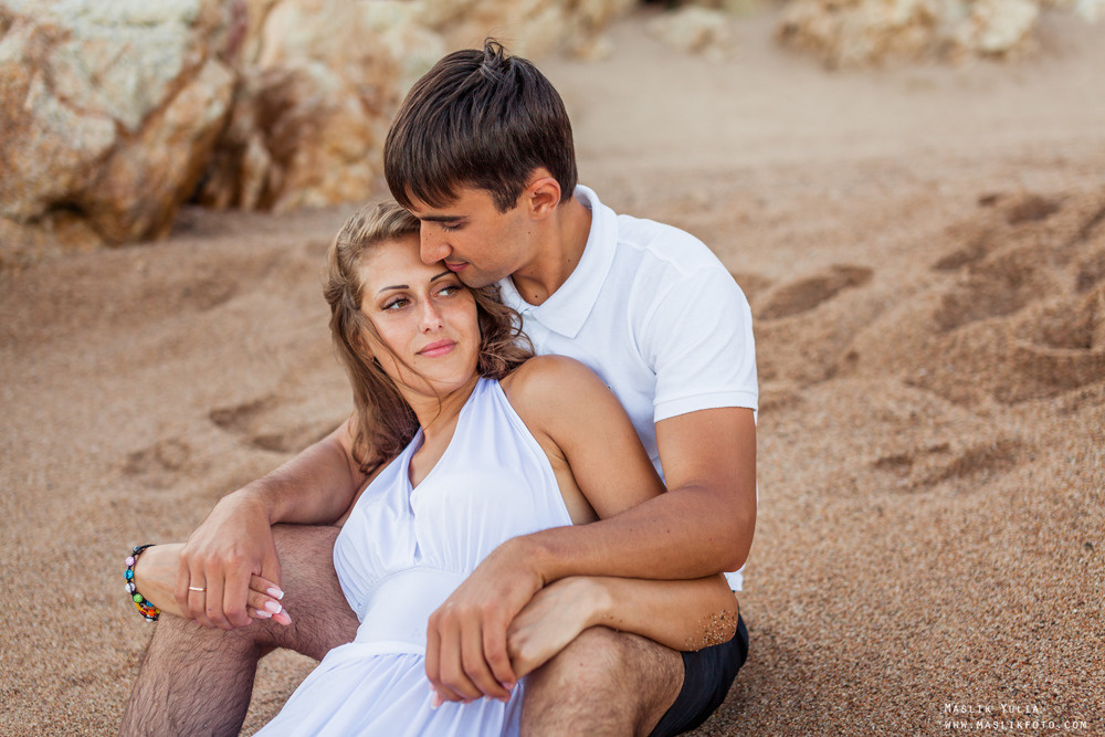 Passionate photo shoot on the Costa Brava. Photographer in Barcelona Spain Maslik Yulia