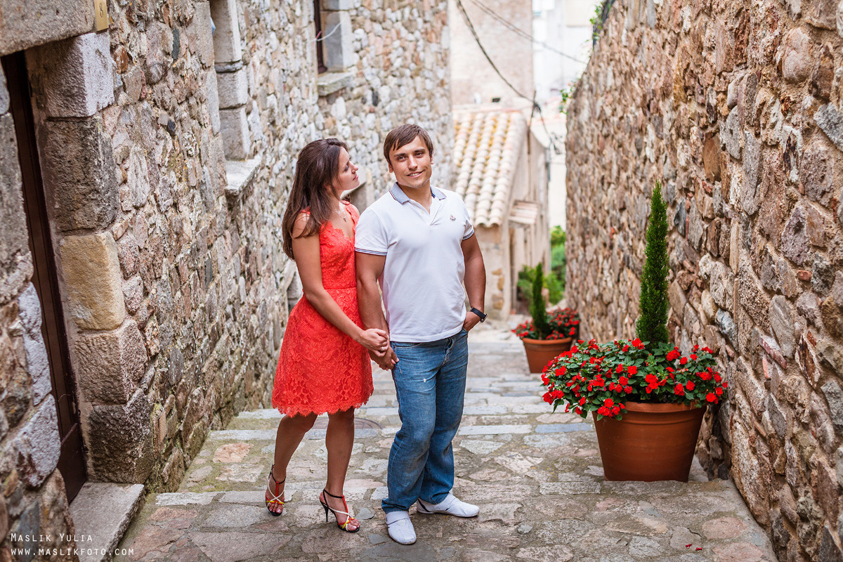 Sea photo session in Tossa de Mar. Photographer in Barcelona Spain Maslik Yulia