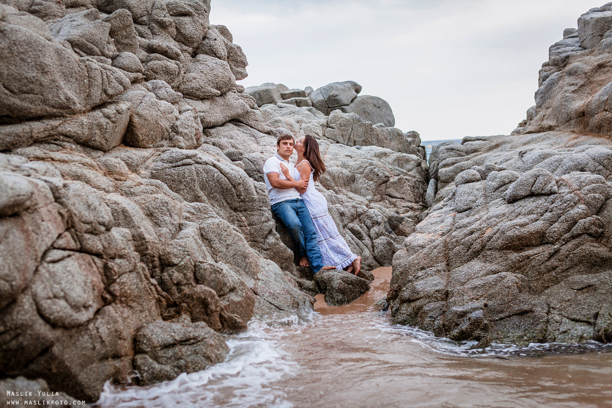 Sea photo session in Tossa de Mar. Photographer in Barcelona Spain Maslik Yulia
