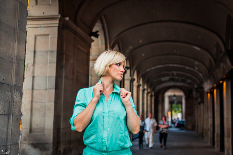 Sesión de fotos de retrato en el Park Güell. Fotógrafo en Barcelona  Maslik Yulia