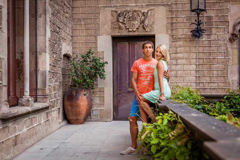 Dziarska rodzinna sesja zdjęciowa w Barcelonie. Fotograf w Barcelonie Hiszpanii Maslik Yulia