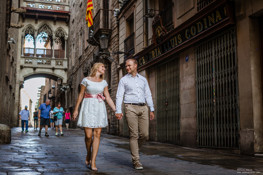 Przyjemna sesja zdjęciowa w Barcelonie. Fotograf w Barcelonie Hiszpanii Maslik Yulia