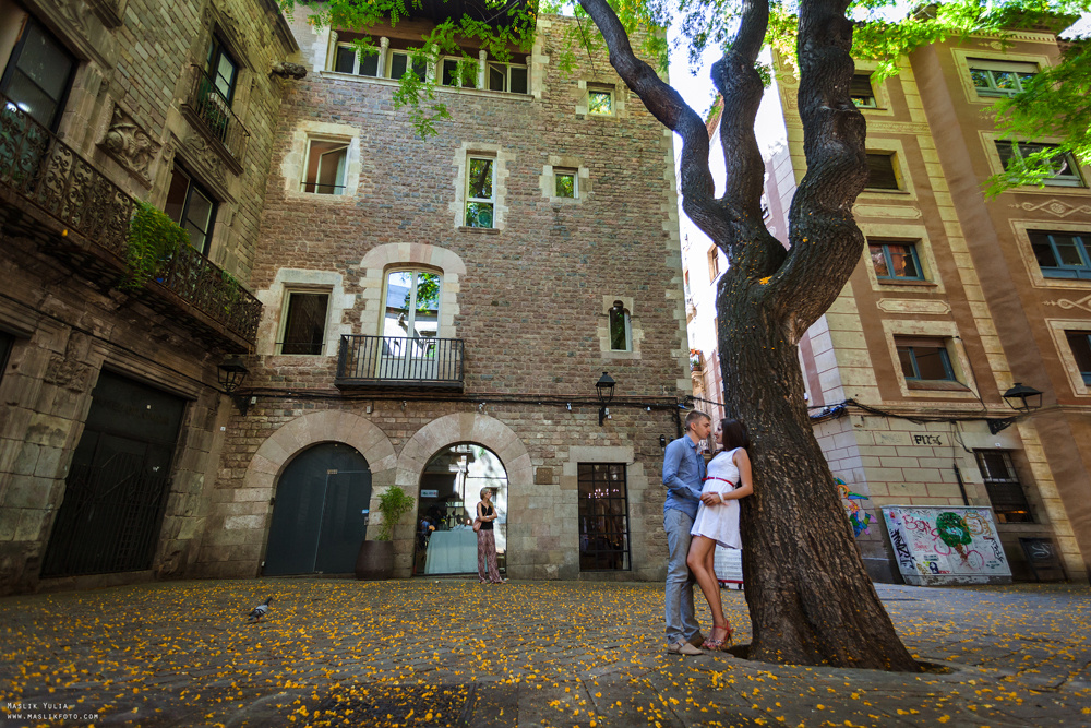 Summer photo shoot in Barcelona. Photographer in Barcelona Spain Maslik Yulia