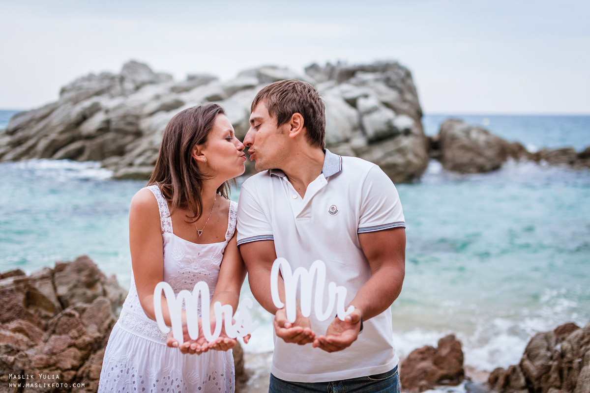 Sea photo session in Tossa de Mar. Photographer in Barcelona Spain Maslik Yulia
