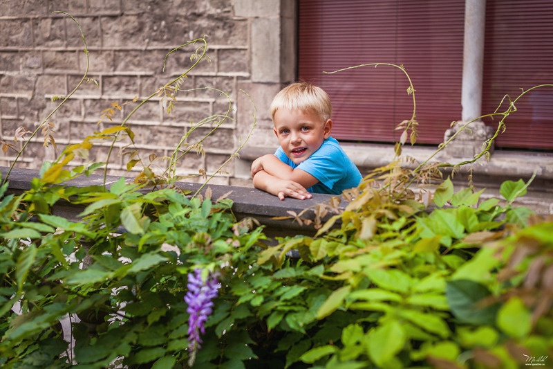 Dziarska rodzinna sesja zdjęciowa w Barcelonie. Fotograf w Barcelonie Hiszpanii Maslik Yulia