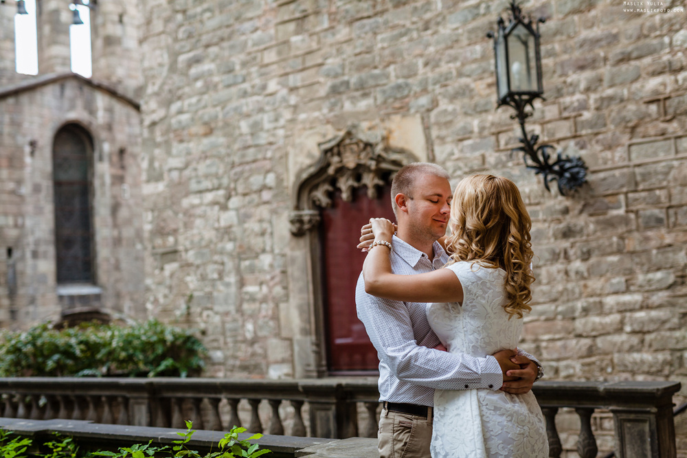 Przyjemna sesja zdjęciowa w Barcelonie. Fotograf w Barcelonie Hiszpanii Maslik Yulia
