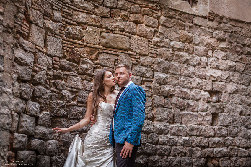 Свадебная фотосессия в Барселоне в парке Лабиринт. Фотограф в Барселоне Испании Маслик Юлия