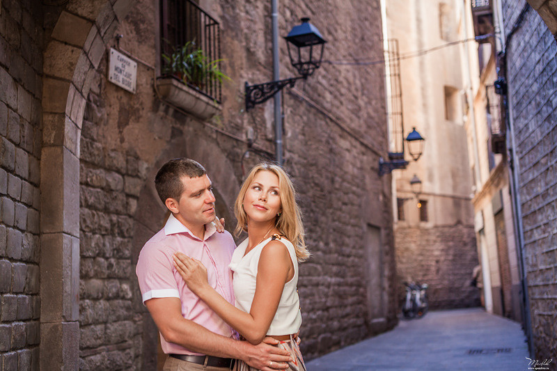 Letnia rodzinna sesja zdjęciowa w Barcelonie. Fotograf w Barcelonie Hiszpanii Maslik Yulia