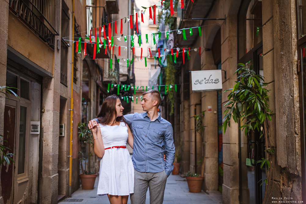 Summer photo shoot in Barcelona. Photographer in Barcelona Spain Maslik Yulia
