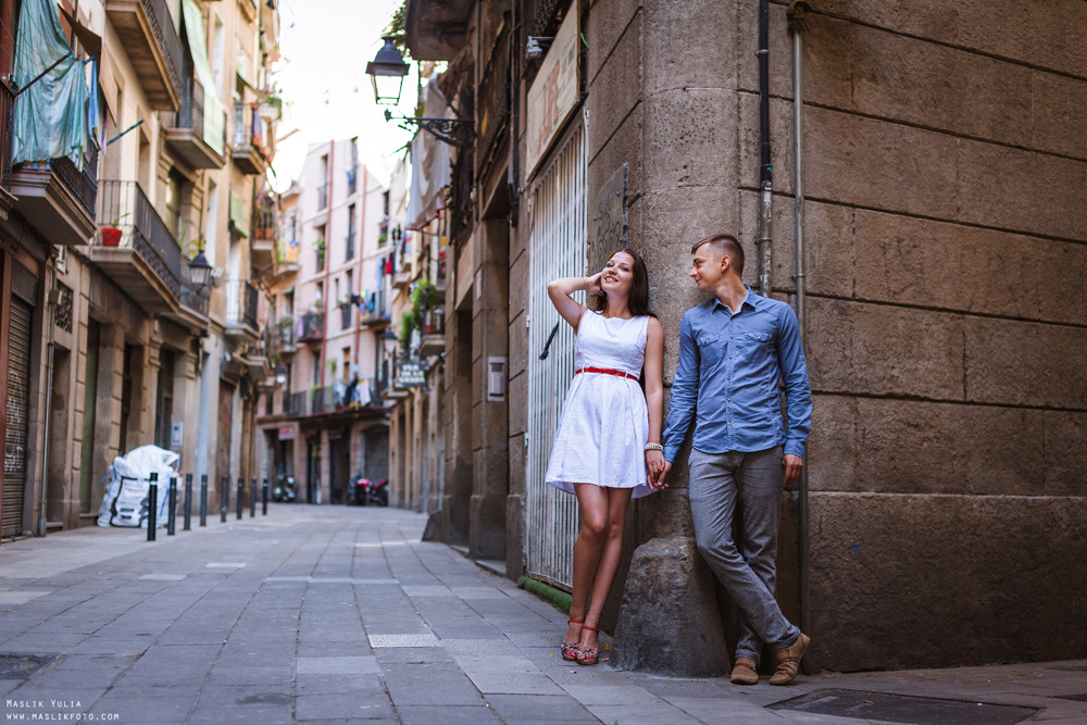 Summer photo shoot in Barcelona. Photographer in Barcelona Spain Maslik Yulia