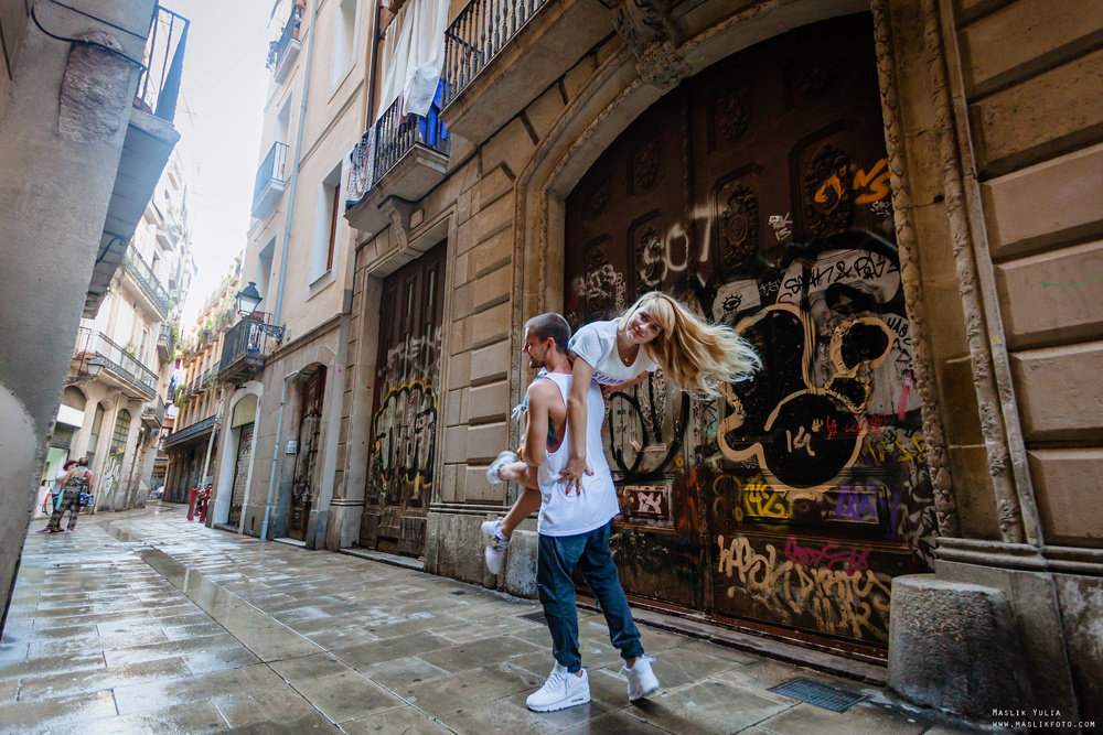 Динамичная фотосессия в Барселоне. Фотограф в Барселоне Испании Маслик Юлия