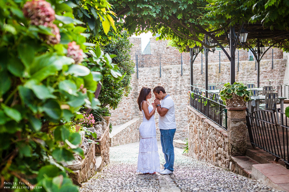 Sea photo session in Tossa de Mar. Photographer in Barcelona Spain Maslik Yulia