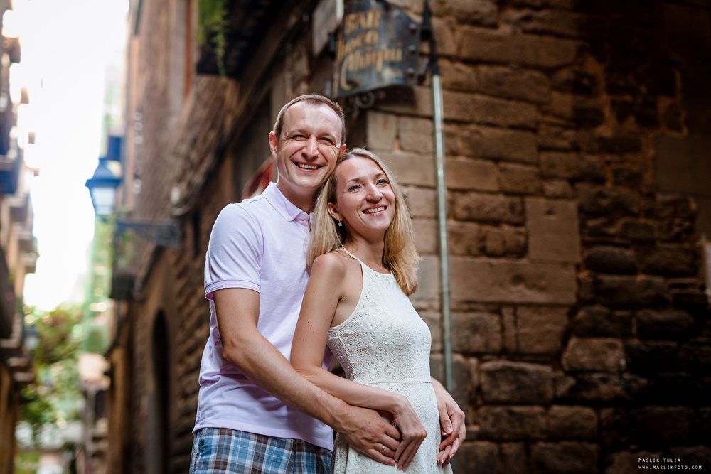 Sesión fotográfica familiar de verano en Barcelona. Fotógrafo en Barcelona  Maslik Yulia