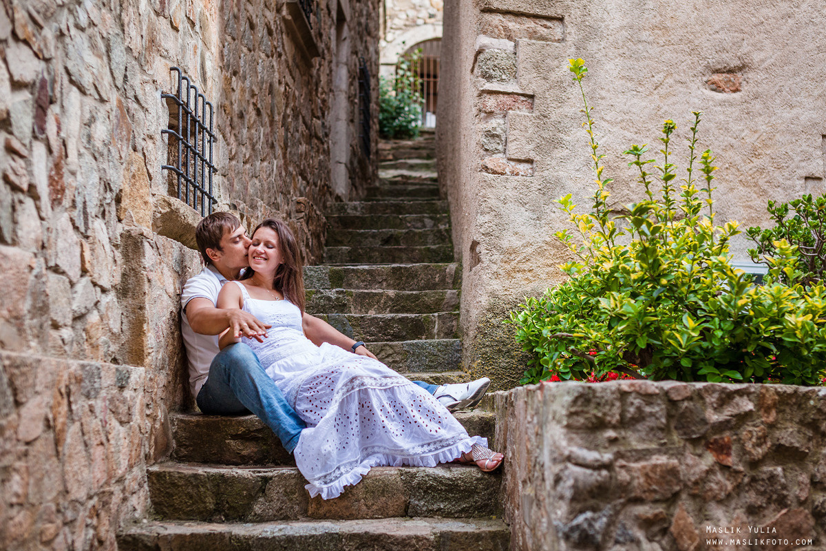 Sea photo session in Tossa de Mar. Photographer in Barcelona Spain Maslik Yulia