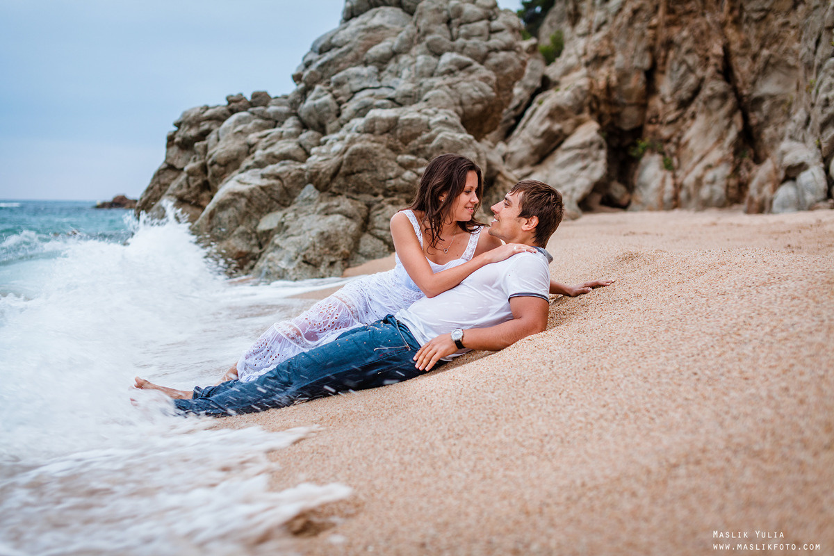 Sea photo session in Tossa de Mar. Photographer in Barcelona Spain Maslik Yulia
