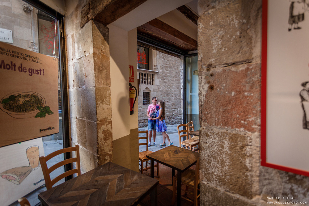 Paseo matutino de barcelona. Fotógrafo en Barcelona  Maslik Yulia