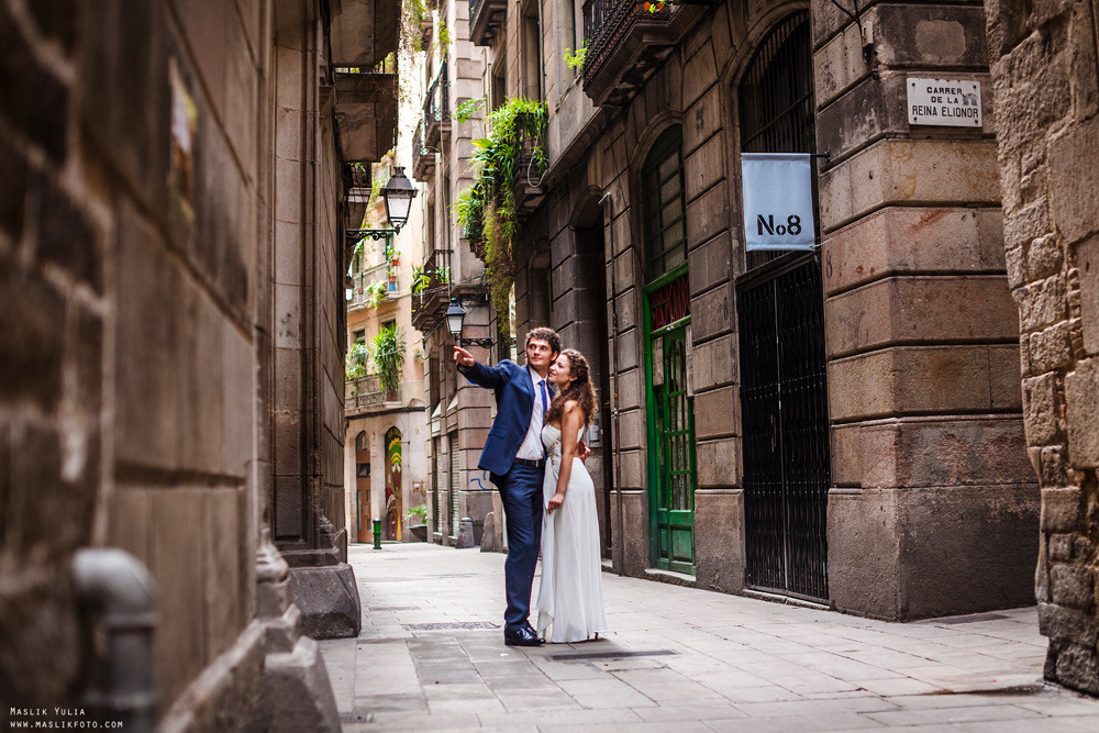 Sesión de fotos de boda de playa en España. Fotógrafo en Barcelona  Maslik Yulia
