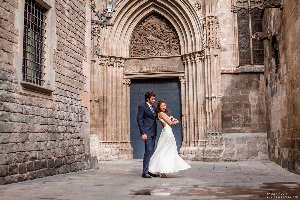 Sesión de fotos de boda de playa en España. Fotógrafo en Barcelona  Maslik Yulia