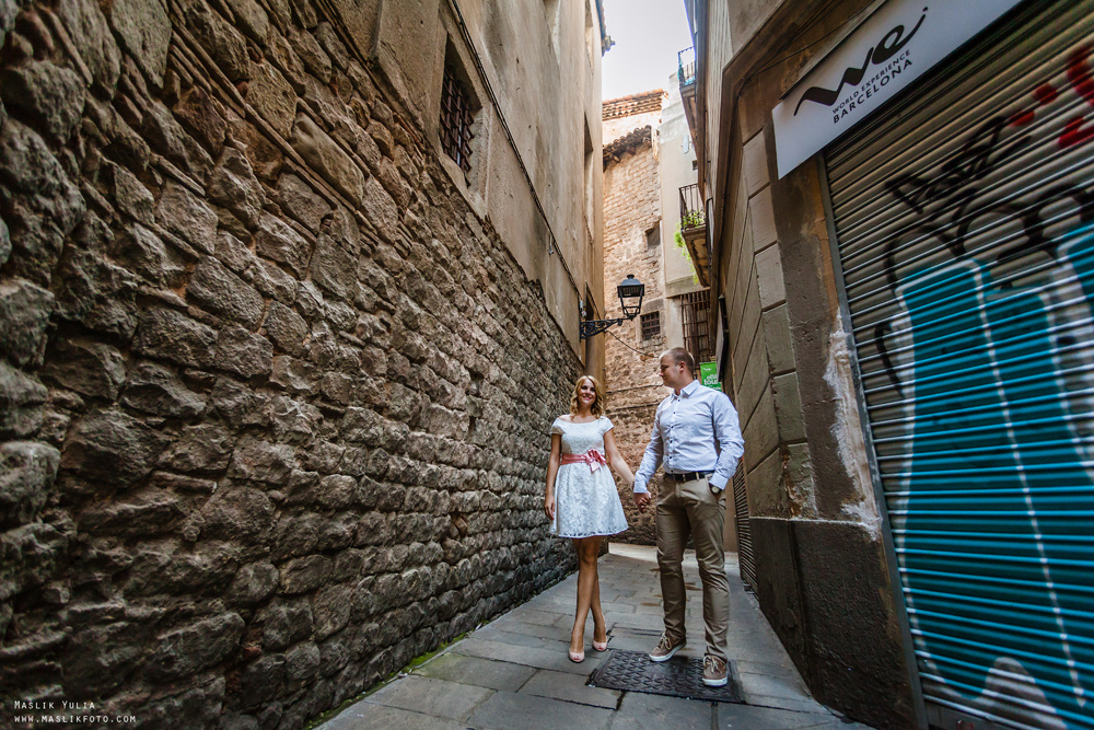 Przyjemna sesja zdjęciowa w Barcelonie. Fotograf w Barcelonie Hiszpanii Maslik Yulia