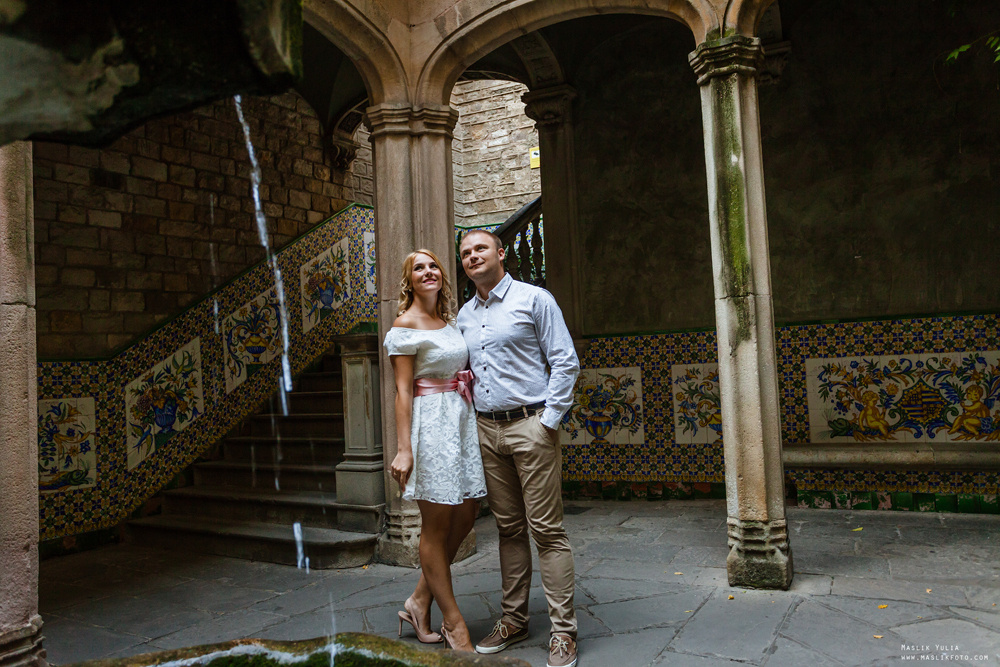 Przyjemna sesja zdjęciowa w Barcelonie. Fotograf w Barcelonie Hiszpanii Maslik Yulia