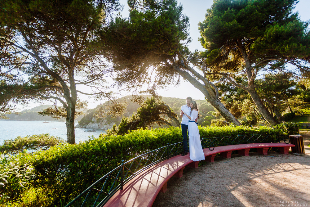 Sesión de fotos solares en Lloret de Mar. Fotógrafo en Barcelona  Maslik Yulia