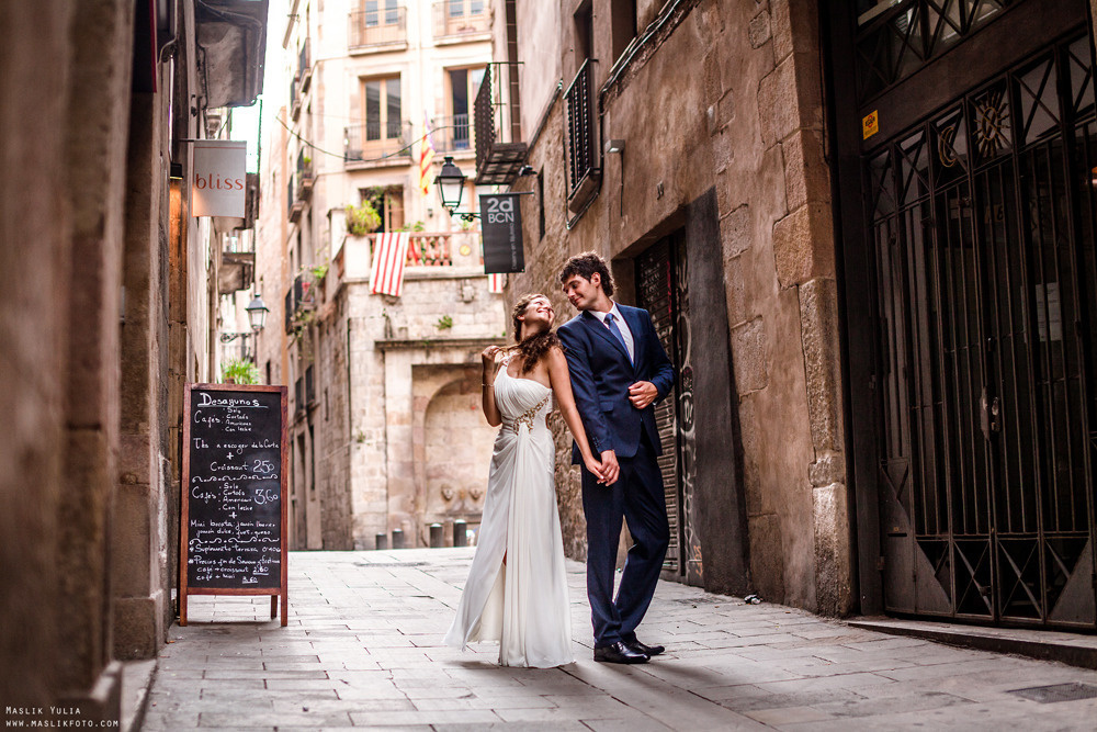 Sesión de fotos de boda de playa en España. Fotógrafo en Barcelona  Maslik Yulia