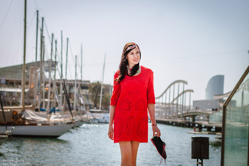 Elegante sesión de fotos en el puerto de Barcelona. Fotógrafo en Barcelona  Maslik Yulia