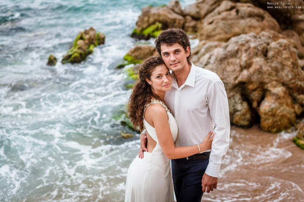 Sesión de fotos de boda de playa en España. Fotógrafo en Barcelona  Maslik Yulia