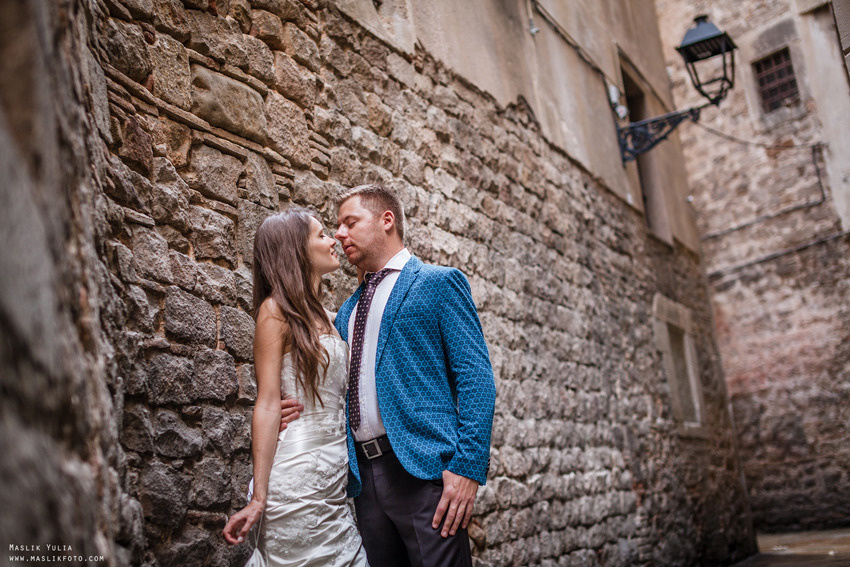 Свадебная фотосессия в Барселоне в парке Лабиринт. Фотограф в Барселоне Испании Маслик Юлия