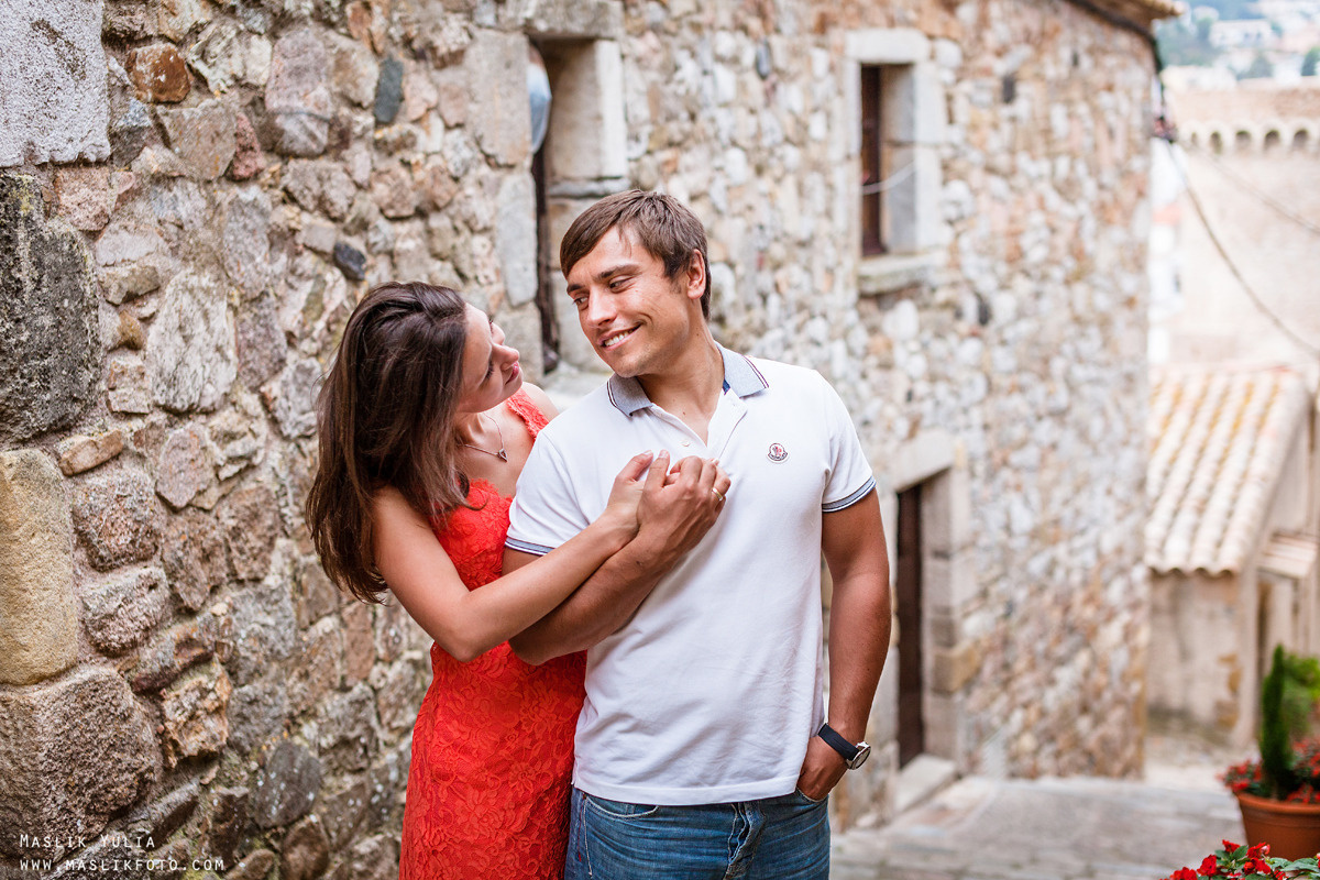 Sea photo session in Tossa de Mar. Photographer in Barcelona Spain Maslik Yulia