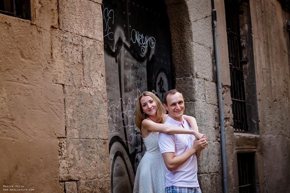 Sesión fotográfica familiar de verano en Barcelona. Fotógrafo en Barcelona  Maslik Yulia