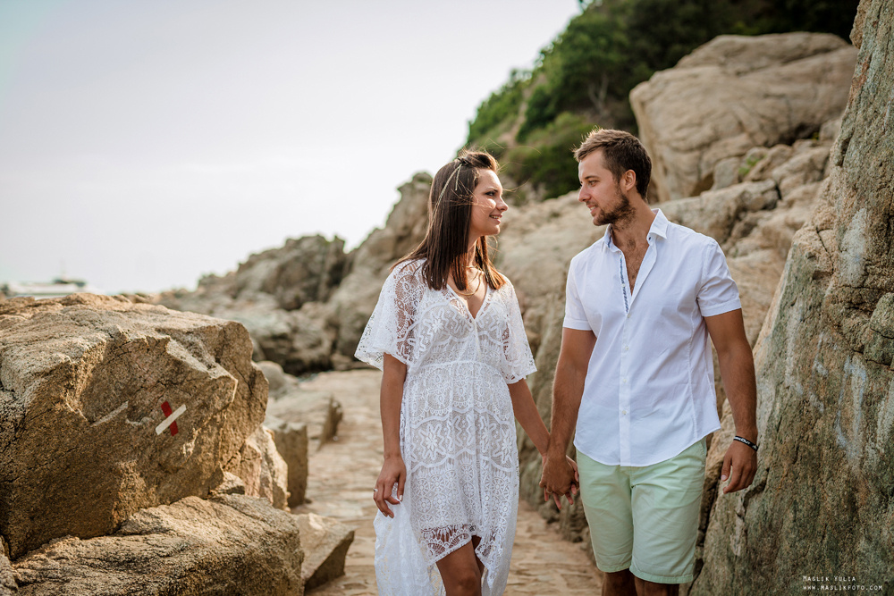 Sesión de fotos de playa en la Costa Brava. Fotógrafo en Barcelona  Maslik Yulia