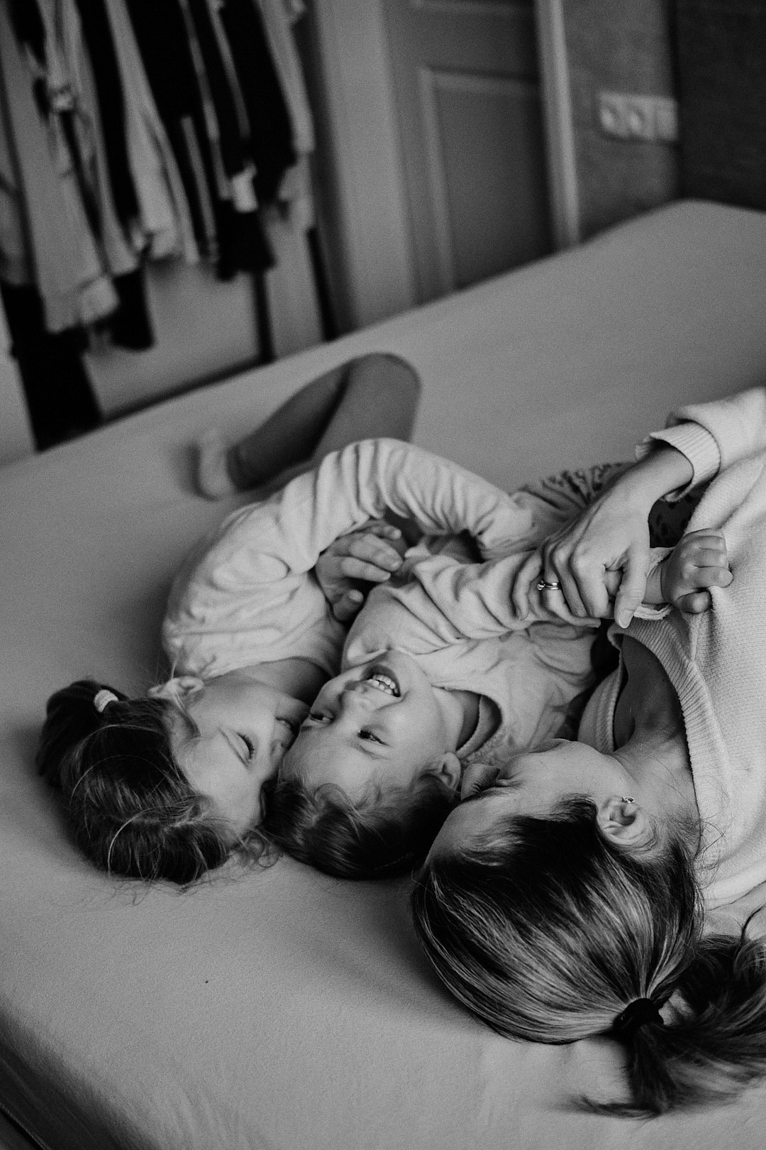 Felicitas & ihre Töchter. Valeriya Rudolph: Familien & Business Fotografin aus Karlsruhe