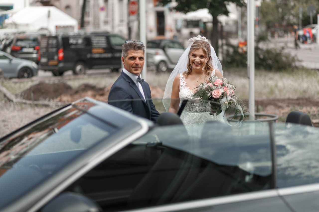 Kirchliche Hochzeit Rheinterrassen Karlsruhe – Noelia & Timo | Hochzeitsfotograf & Videograf