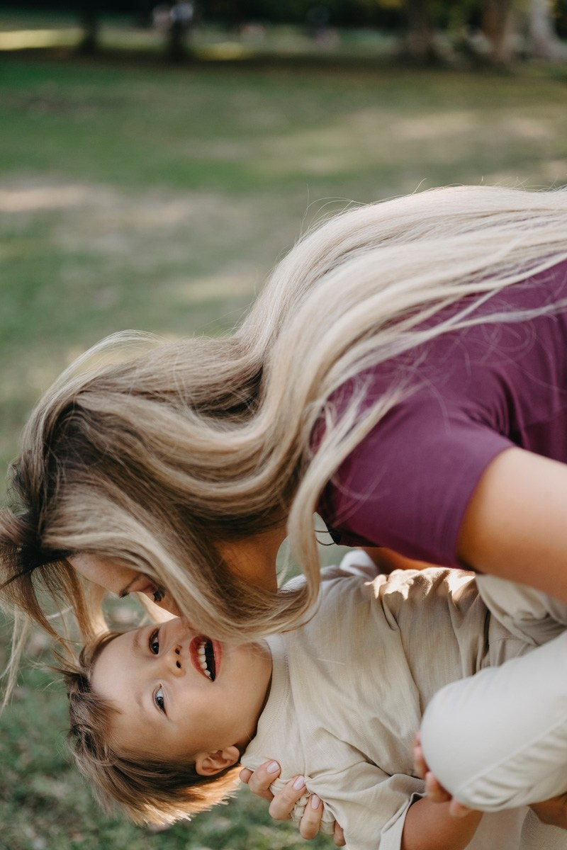 Aleksandra, Lazar, Marin i Leo / porodicno fotografisanje napolju. Deciji i porodicni fotograf u Beogradu Oksana Skendzic