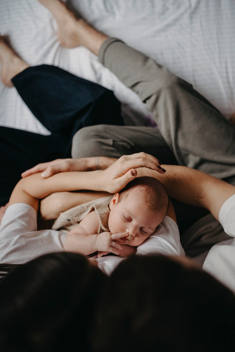 Bojana, Marko i Eva — porodicno fotografisanje kod kuce. Deciji i porodicni fotograf u Beogradu Oksana Skendzic