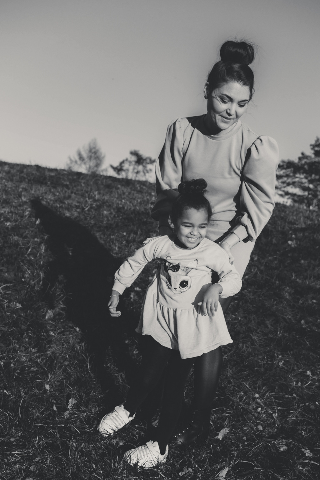 JESSICA AND MIA | FAMILY PHOTOSHOOT | ZÜRICH. HOME
