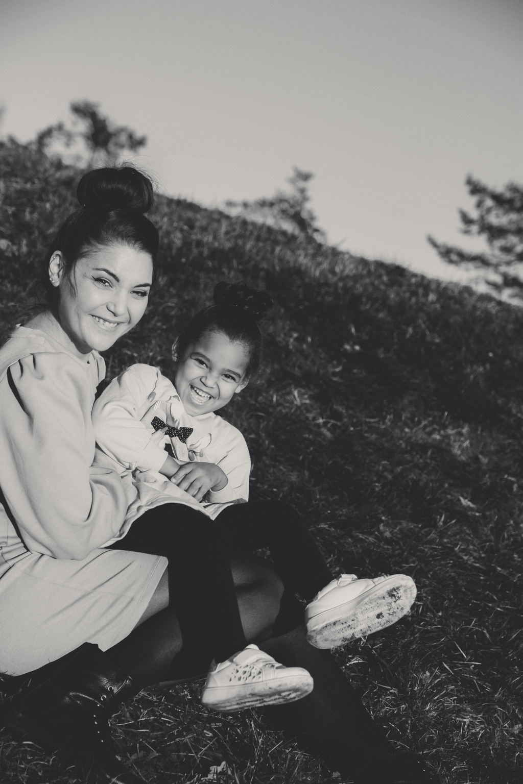 JESSICA AND MIA | FAMILY PHOTOSHOOT | ZÜRICH. HOME