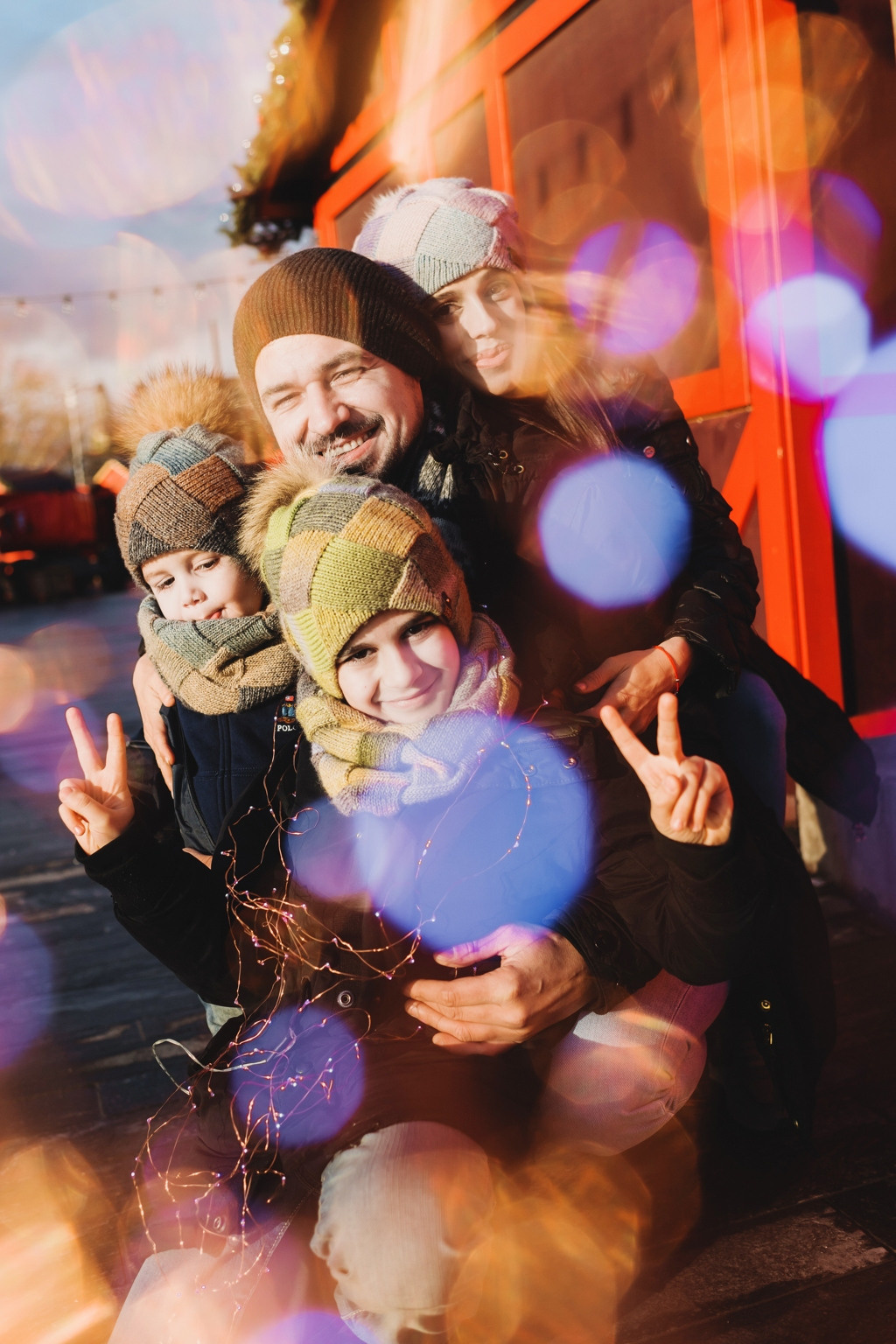 SABINA, NEBOJSA, PHILIPP AND KEMRAN | CHRISTMAS FAMILY PHOTOSHOOT | ZÜRICH. HOME