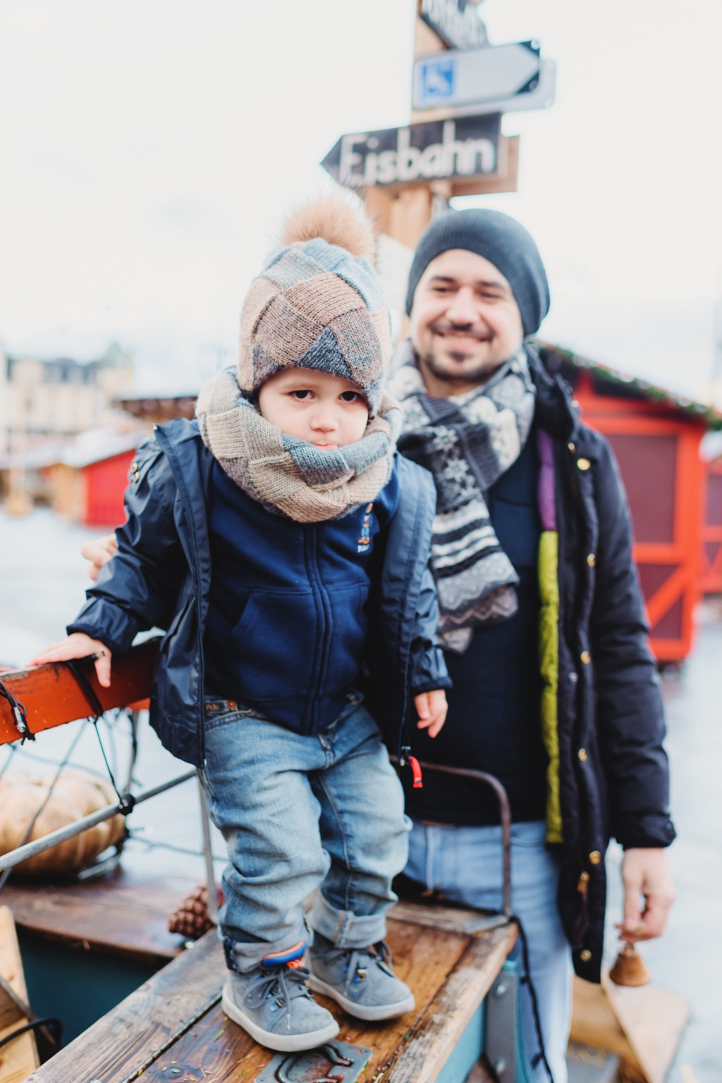 SABINA, NEBOJSA, PHILIPP AND KEMRAN | CHRISTMAS FAMILY PHOTOSHOOT | ZÜRICH. HOME
