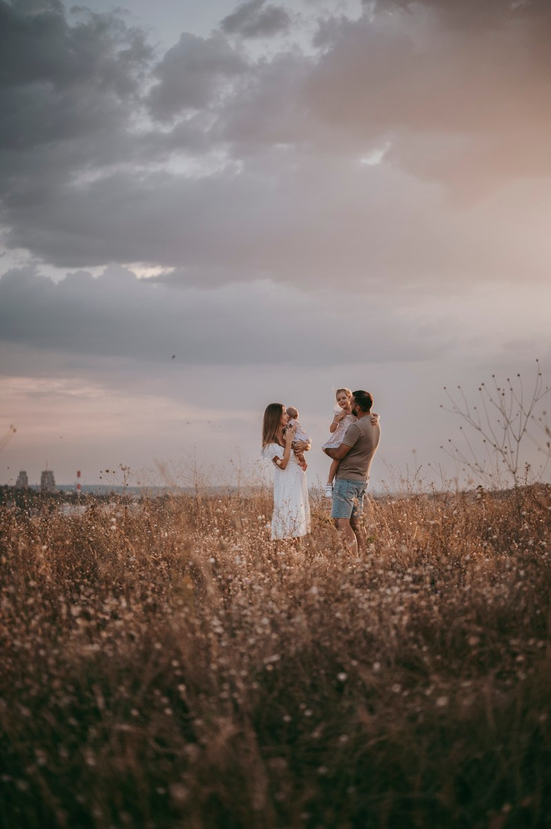 Sonja, Bojan, Nadja i Una / porodicno fotografisanje. Deciji i porodicni fotograf u Beogradu Oksana Skendzic