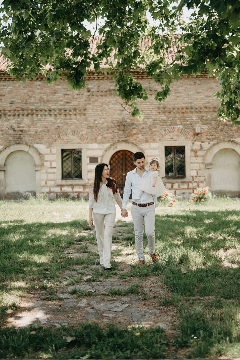 Lara / krstenje, crkva svete Ruzice na Kalemegdanu. Deciji i porodicni fotograf u Beogradu Oksana Skendzic