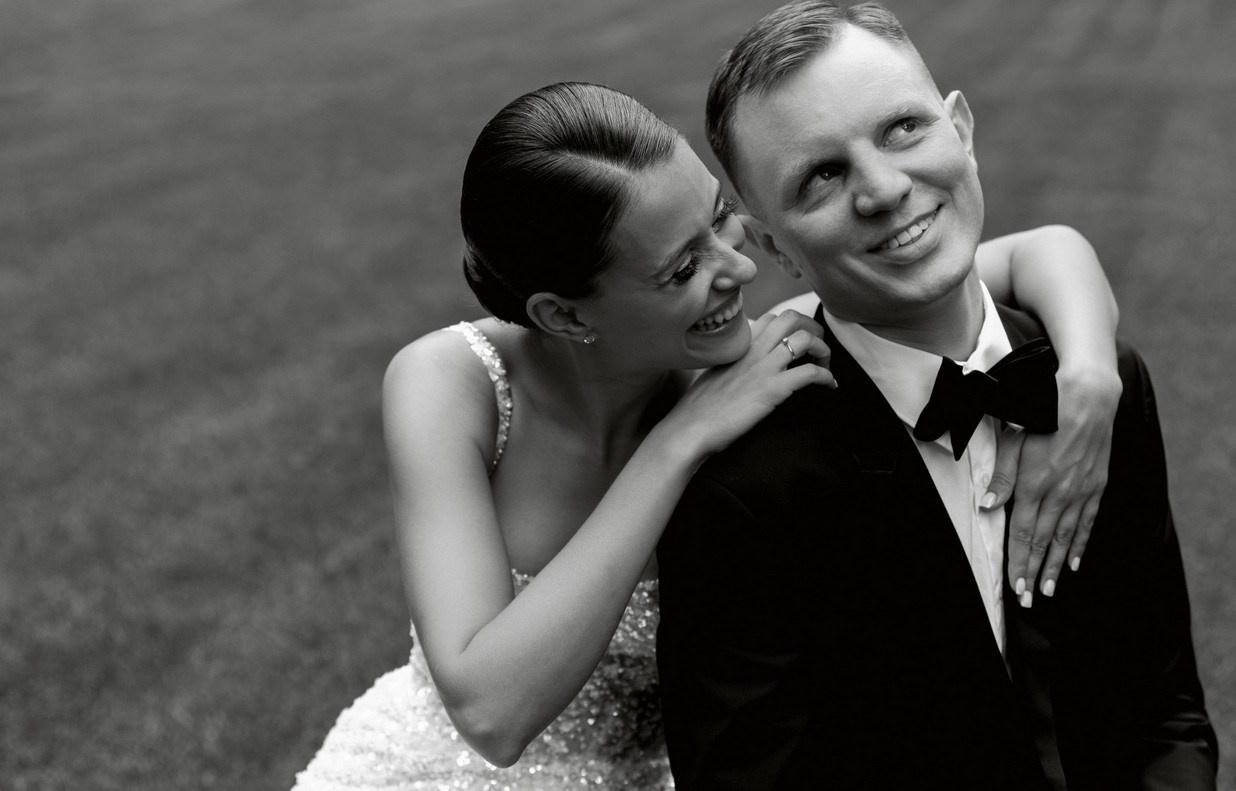 Fashion-inspired portrait of newlyweds