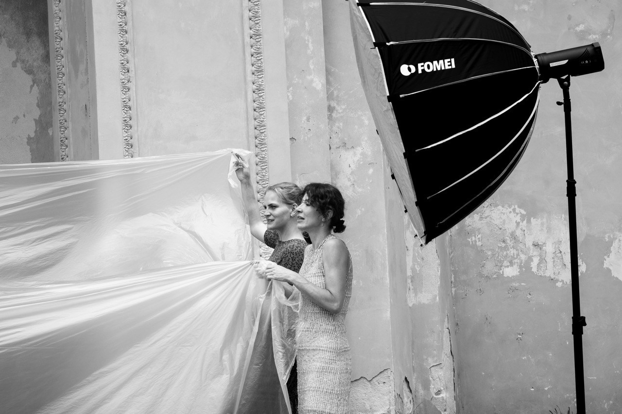 BACKSTAGE. Dana Lišková — Empathetic Photographer | Introspective Artist |Neurodivergent Coach | Founder of Artepy.cz