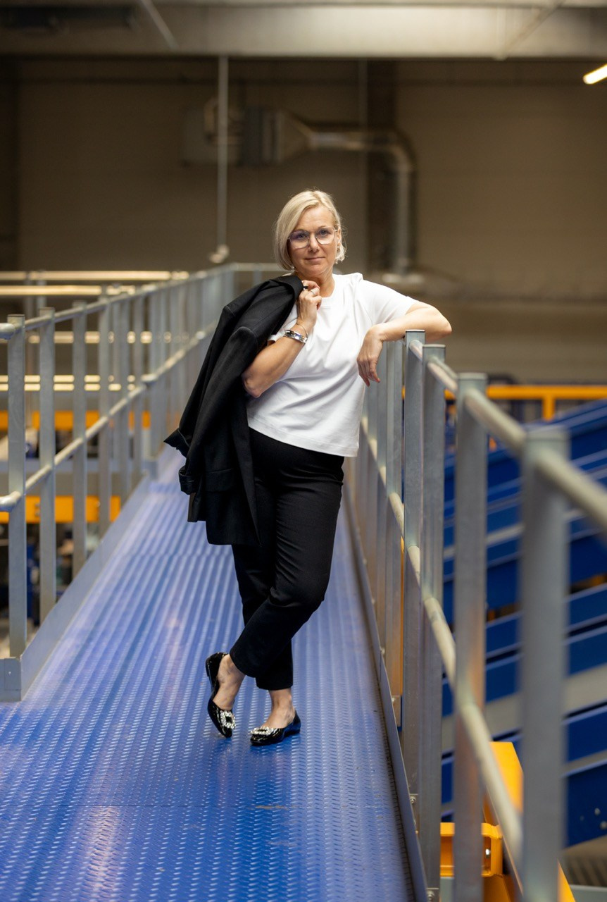 Korporátní a firemní fotografie. Dana Lišková — Empatická fotografka | Introspektivní umělkyně | Neurodivergentní koučka| Zakladatelka Artepy.cz