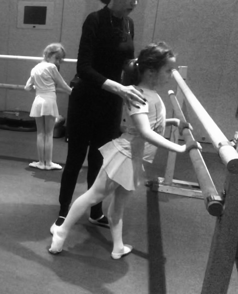 Professeur de danse. Mannequins, design, decoration, handmade, photographe…