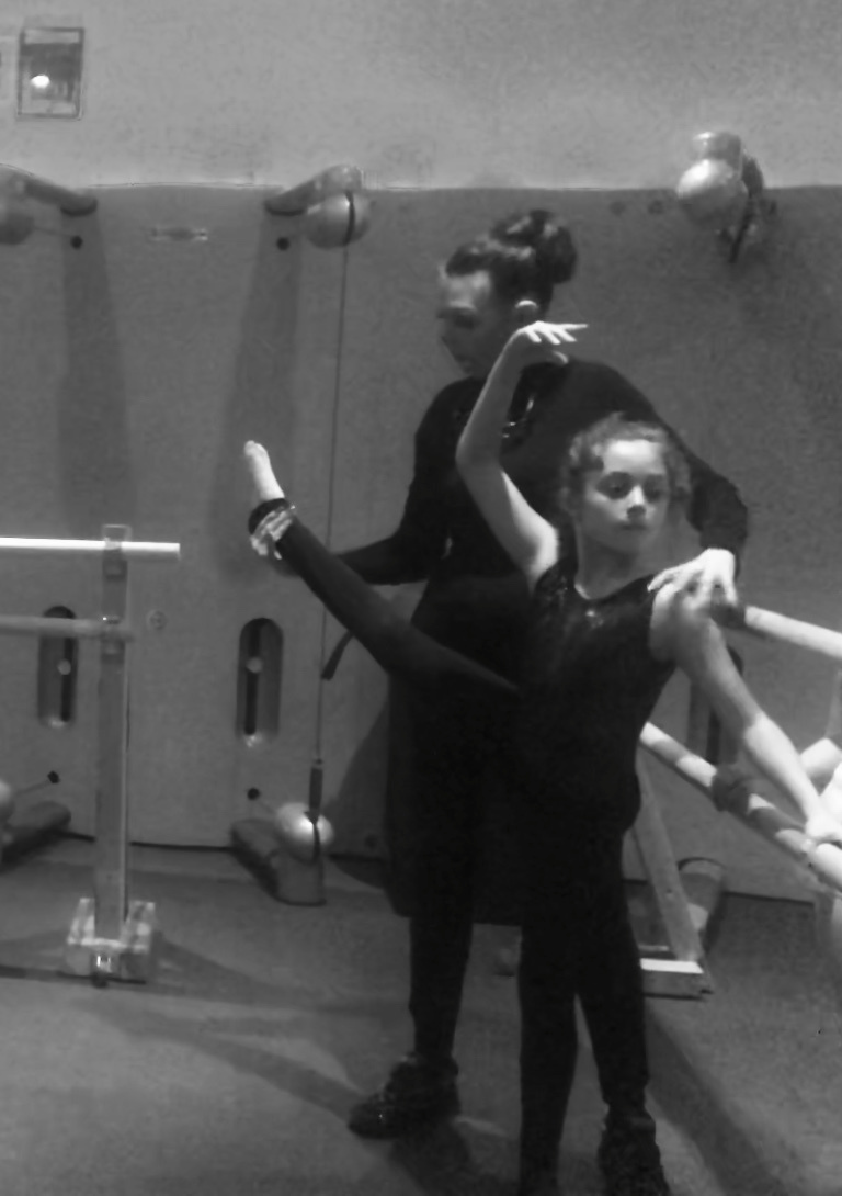 Professeur de danse. Mannequins, design, decoration, handmade, photographe…