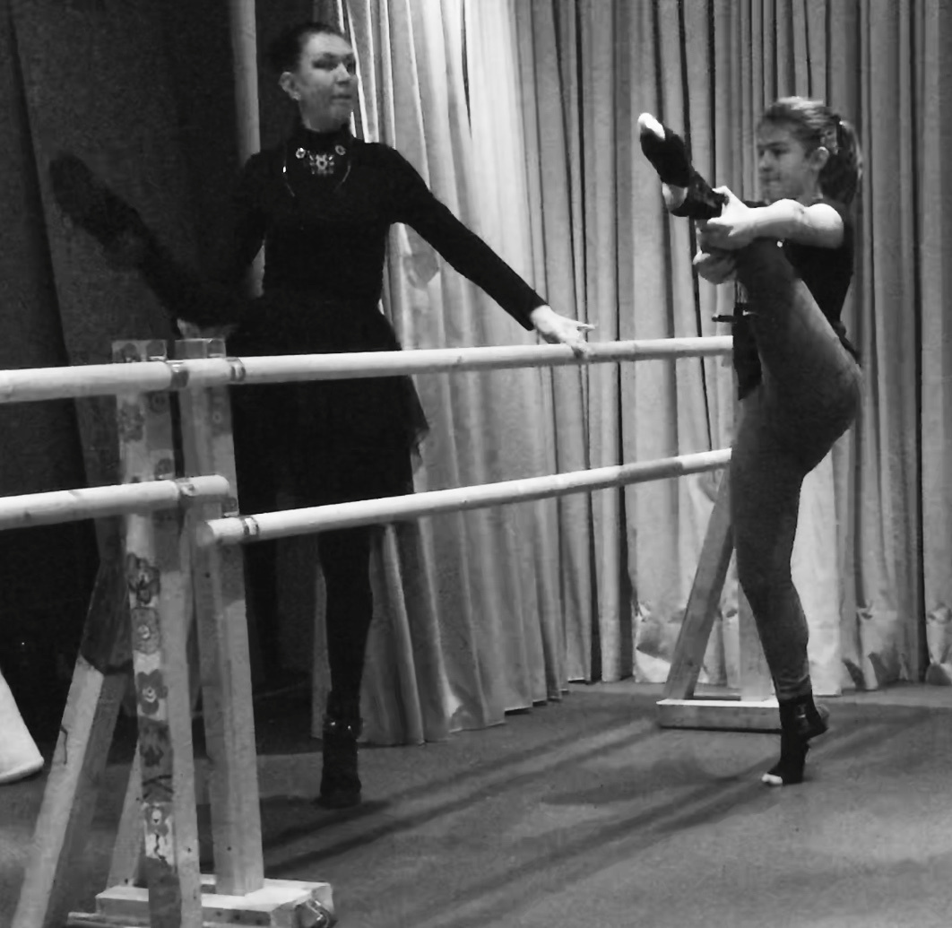 Professeur de danse. Mannequins, design, decoration, handmade, photographe…