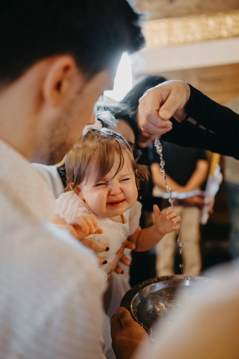 Lara / krstenje, crkva svete Ruzice na Kalemegdanu. Deciji i porodicni fotograf u Beogradu Oksana Skendzic